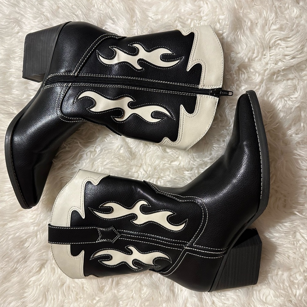 Universal Thread Cowboy Boots Black